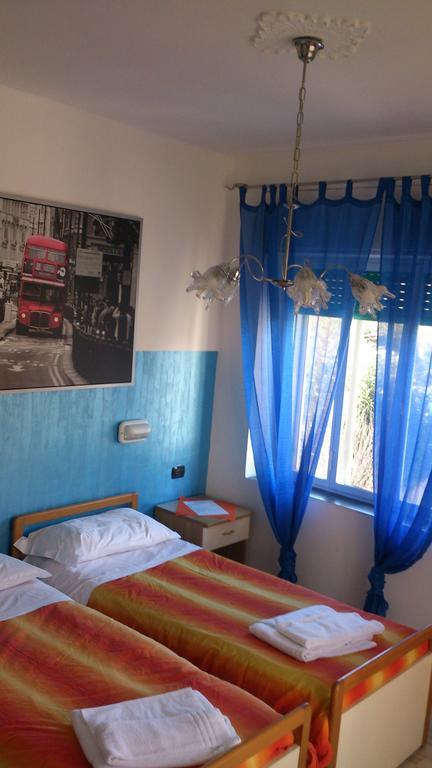 Hotel Paradise Bruzolo Szoba fotó